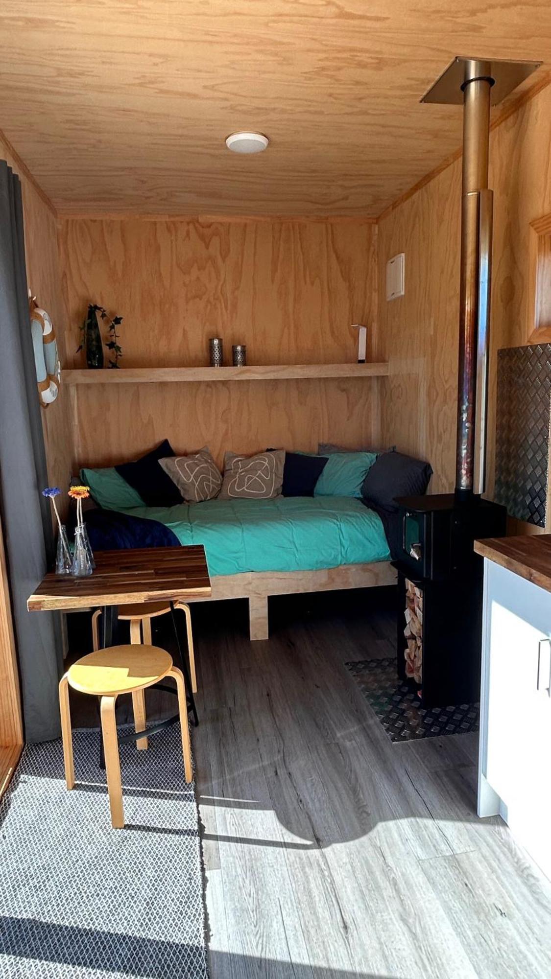 Cosy Tiny Container Cabin Carterton 外观 照片