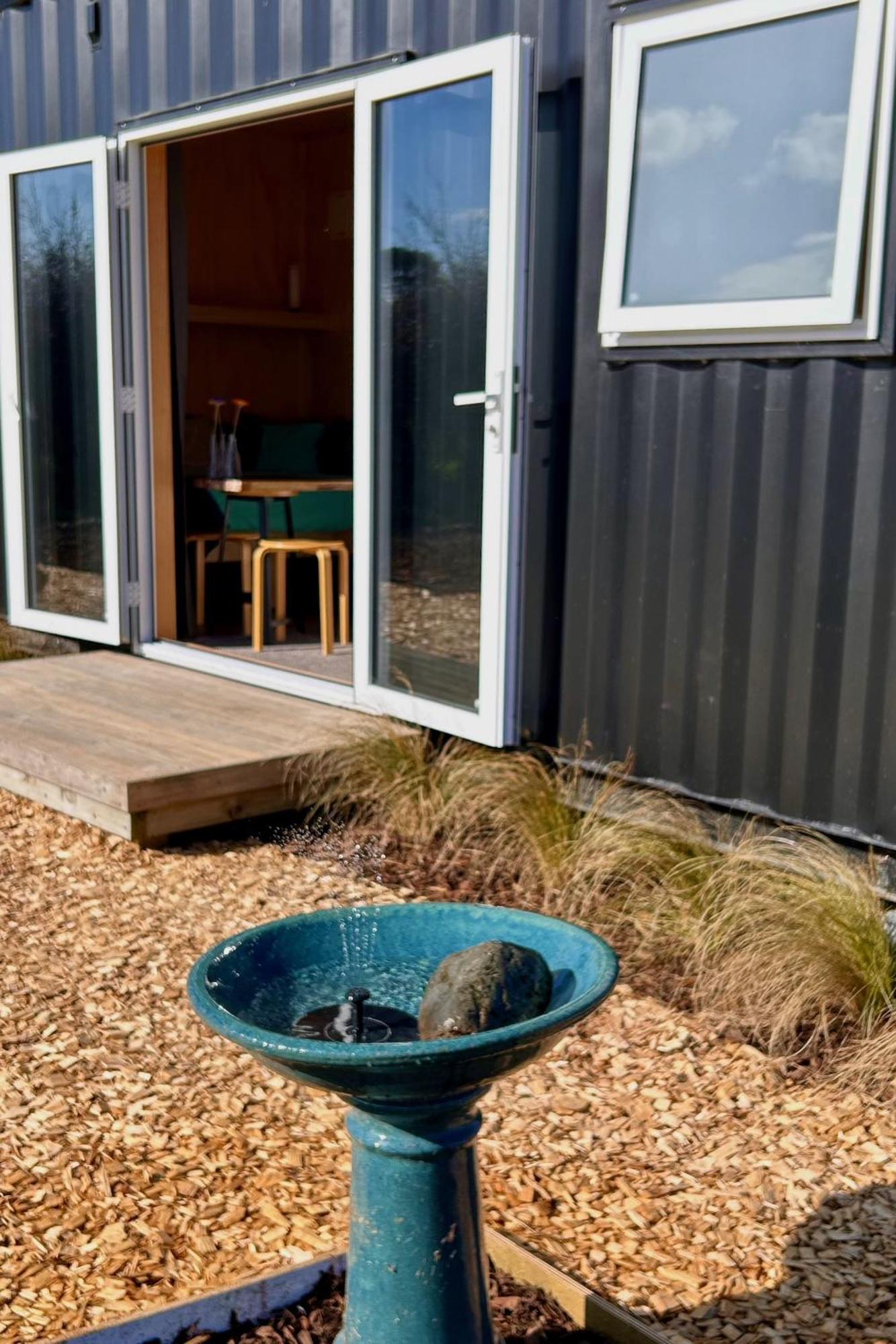 Cosy Tiny Container Cabin Carterton 外观 照片
